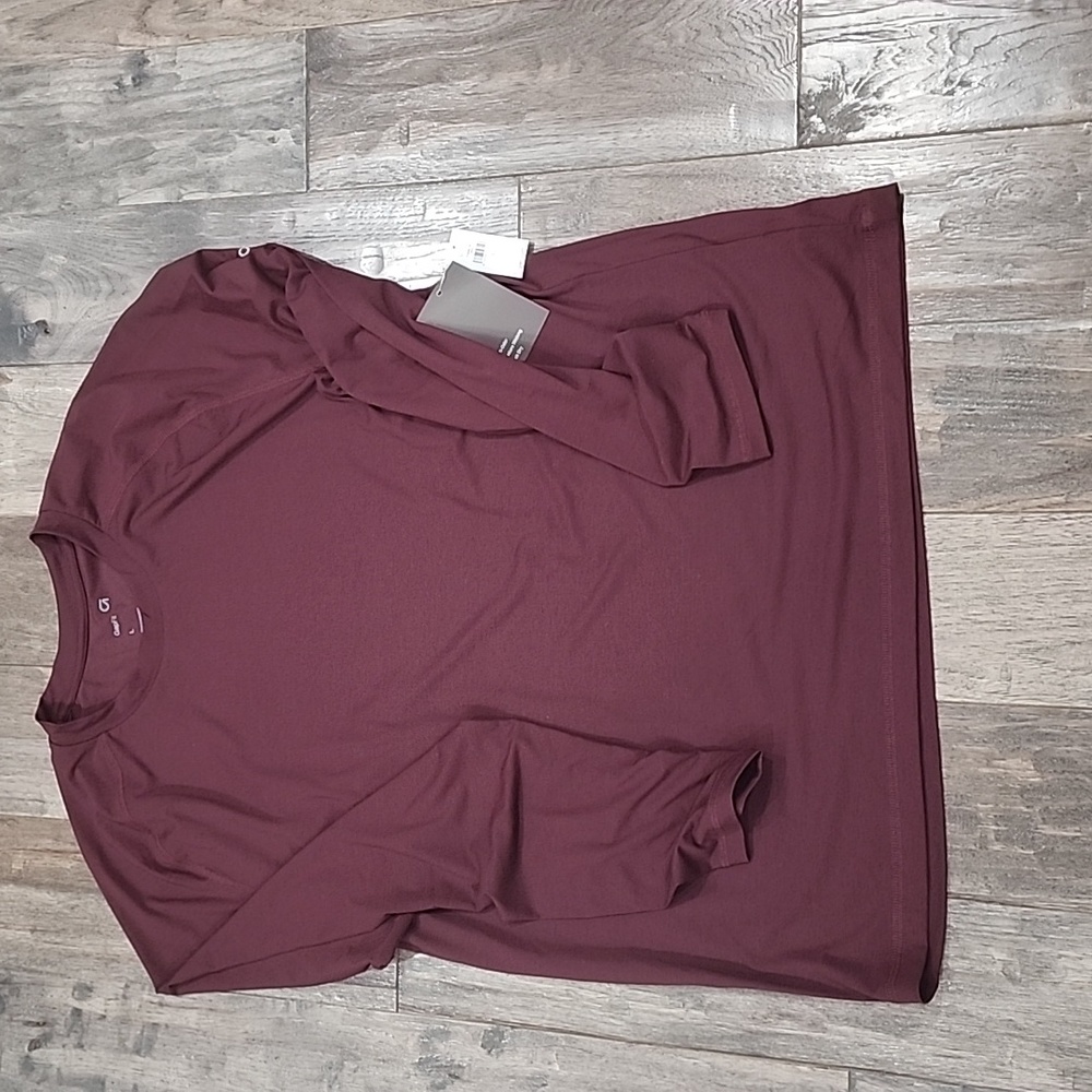 Gap fit long sleeve tee